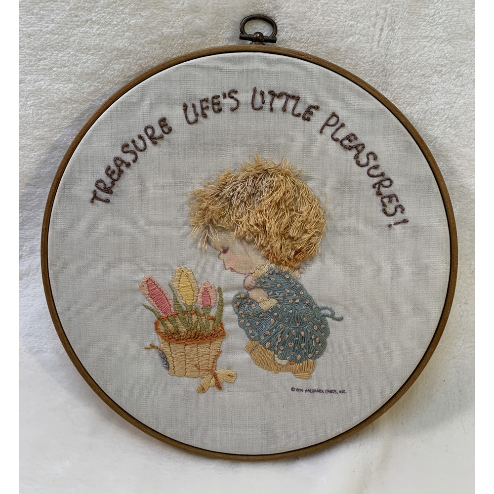 Vtg Betsey Clark Completed Crewel Treasure Life's Little Pleasures 1974 Hallmark